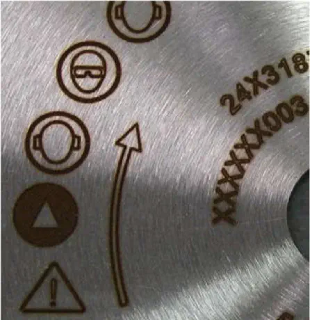 Simboluri și serie pe componentă metalică